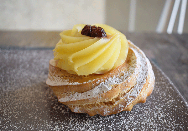 La Zeppola, tipico dolce Leccese.