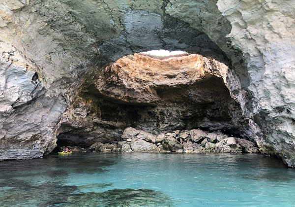 Bellissima immagine della Grotta della Monaca, Otranto, Lecce.