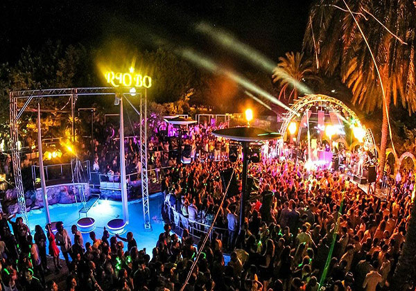 Una serata alla Discoteca Riobo di Gallipoli, Lecce.