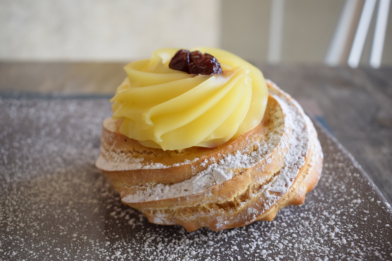 "Zeppola" tipico dolce salentino.
