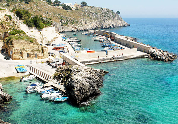 Vista dall'alto del Porto di Castro Marina, Lecce.