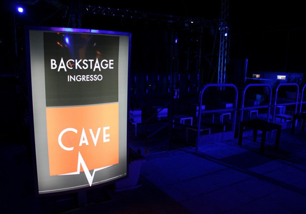 Ingresso della Discoteca "Cave" a Gallipoli, Lecce.