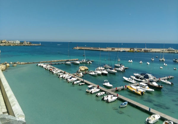 Particolare di una banchina del Porto di Otranto, Lecce.