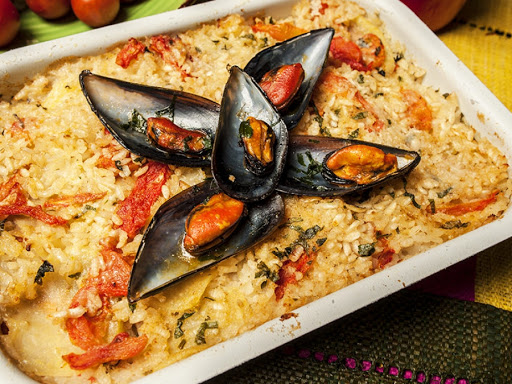 Piatto di Tajedda. Piatto tipico della cucina Salentina.
