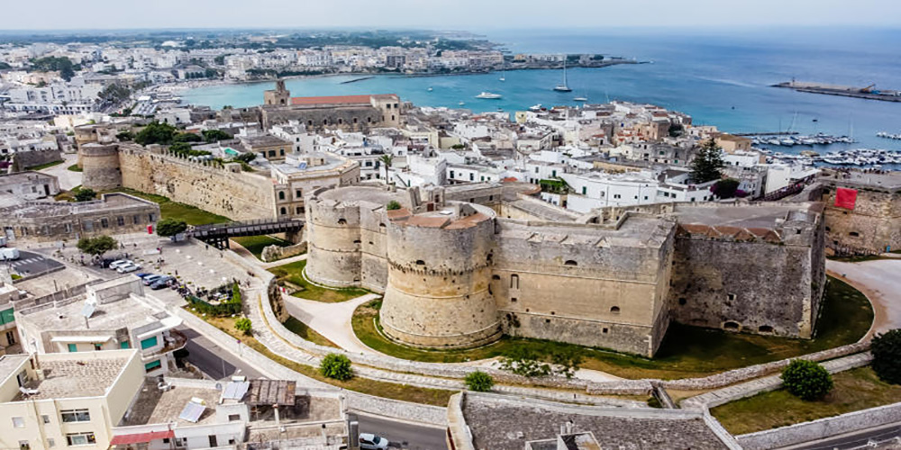 Vista dall'alto del Castello Aragonese di Otranto.