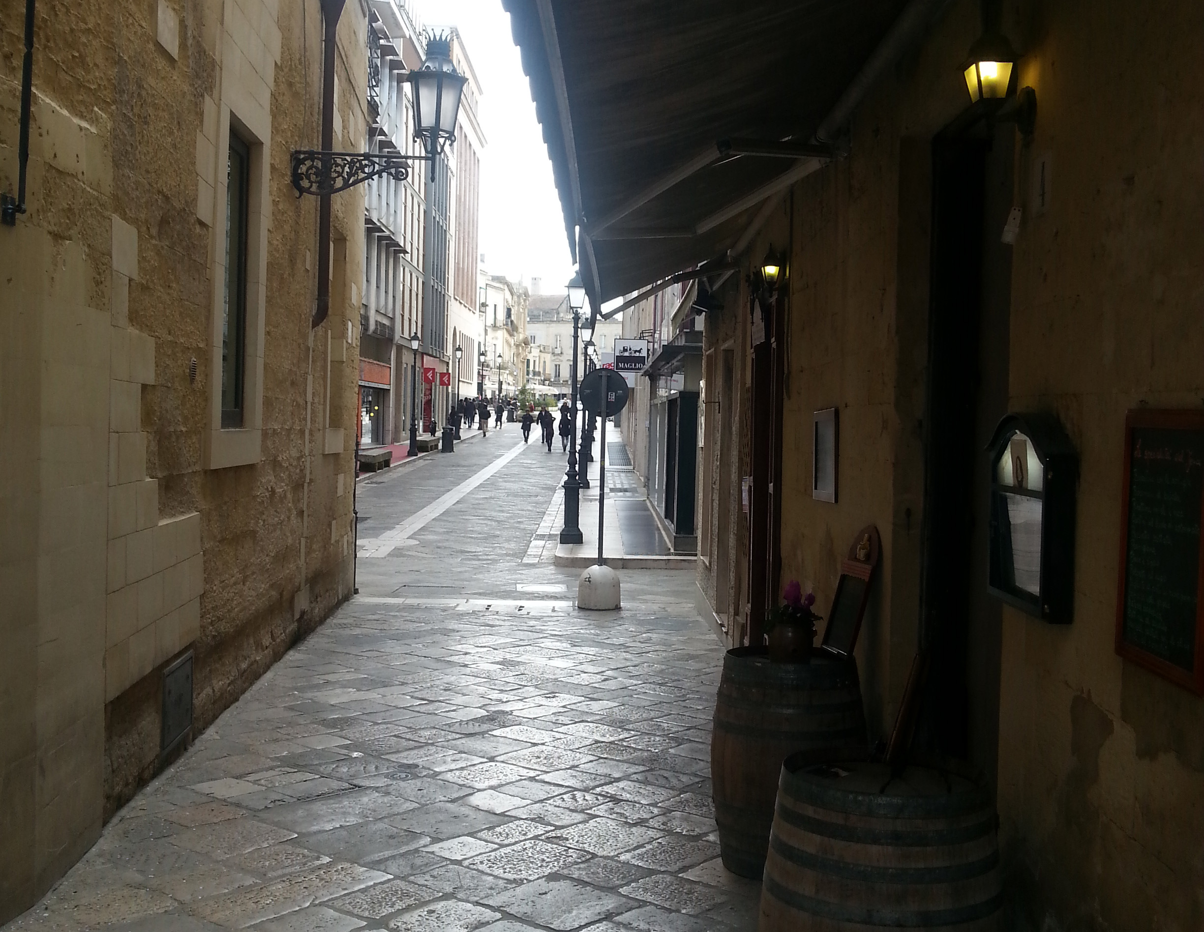 Da Piazza Santo Oronzo per andare a Santa Croce si percorre questa via, Lecce.