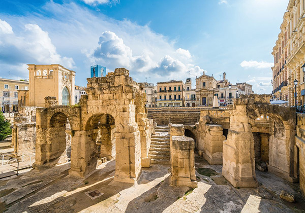 Rovine ben conservate dell'Anfiteatro Romano a Lecce.