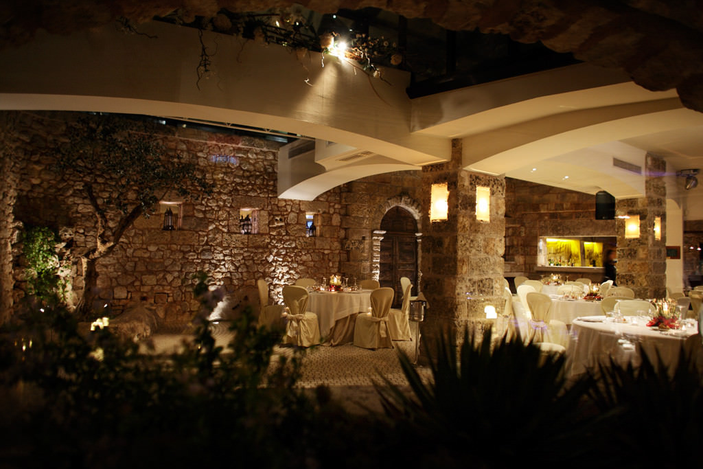 Molto elegante un'angolino del ristorante, "Gibò Luxury Club", Località Ciolo, Gagliano del Capo, Salento, Lecce.