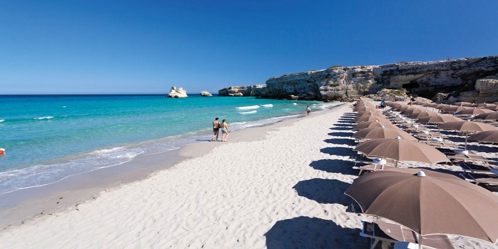 Lido sulla spiaggia di "Torre dell'Orso", Melendugno, Lecce.