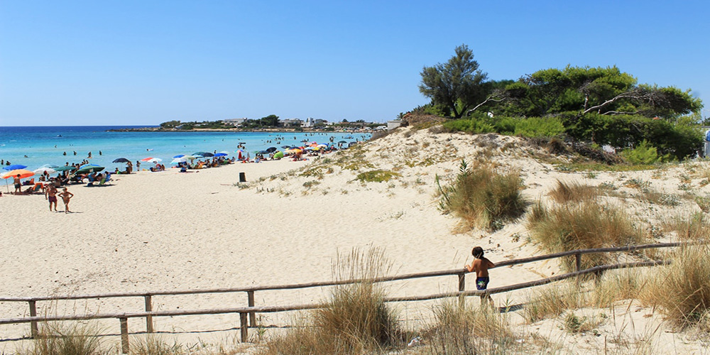 Le dune e la spiaggia di "Punta Prosciutto", Porto Cesareo, Lecce.