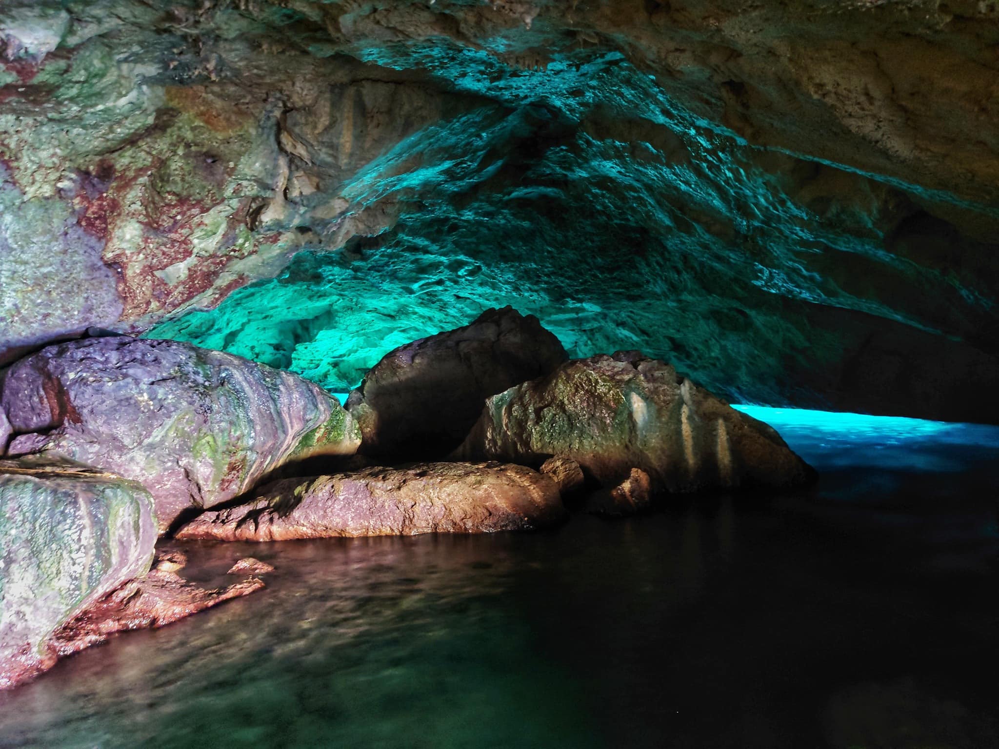 Grotta verde a Marina di Andrano a soli 7,7 da Tricase Porto, Salento, Lecce.