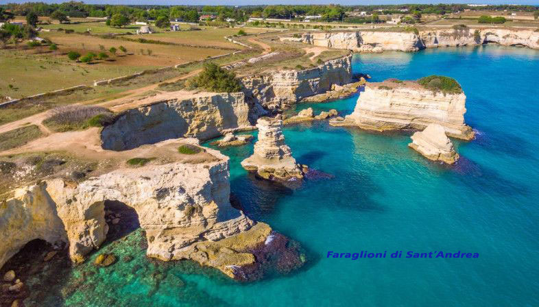 Faraglioni di Sant'Andrea a 8,8 Km da "Torre dell'Orso", Melendugno, Lecce.