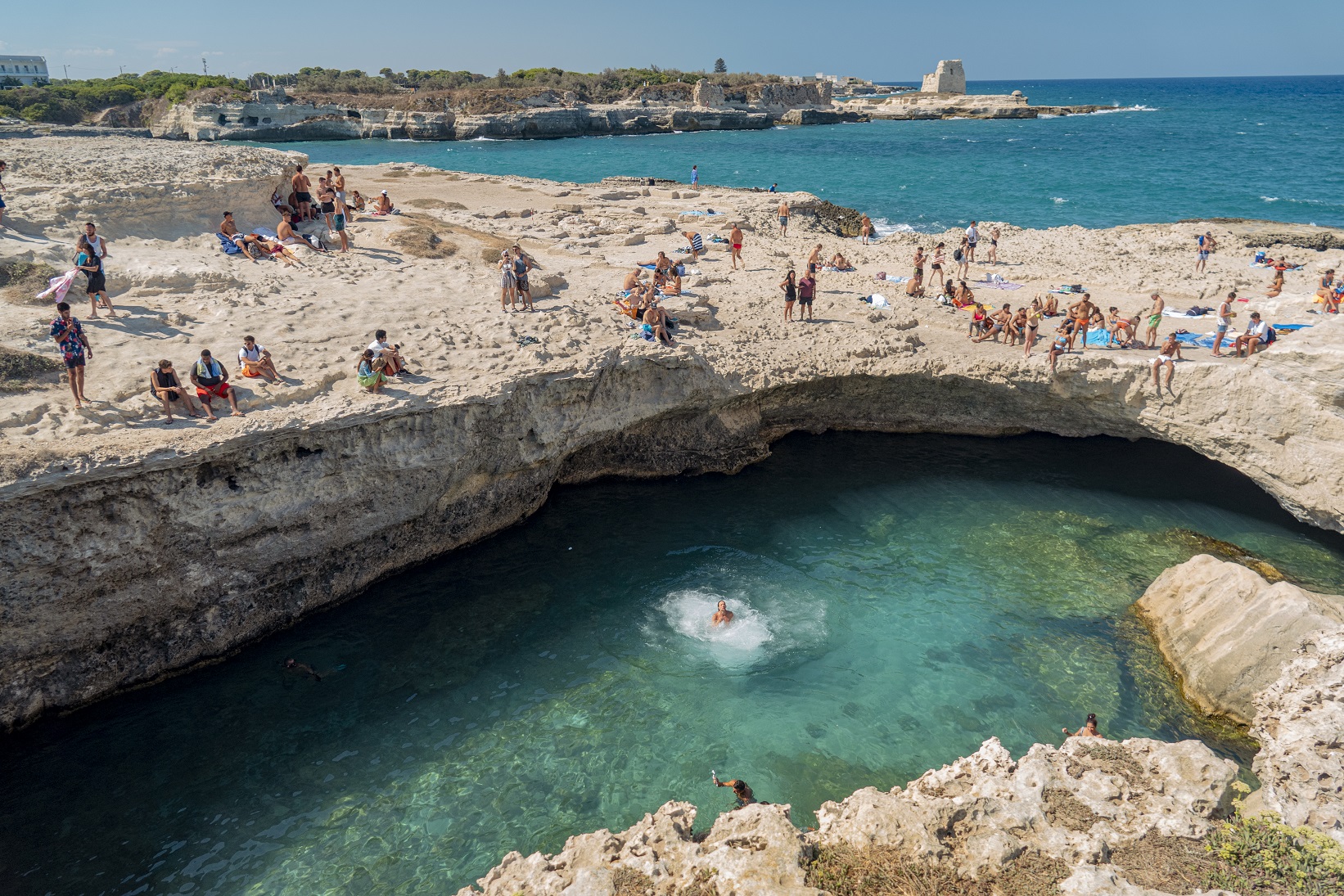 Grotta della Poesia a soli 2,9 Km da Torre dell'Orso.