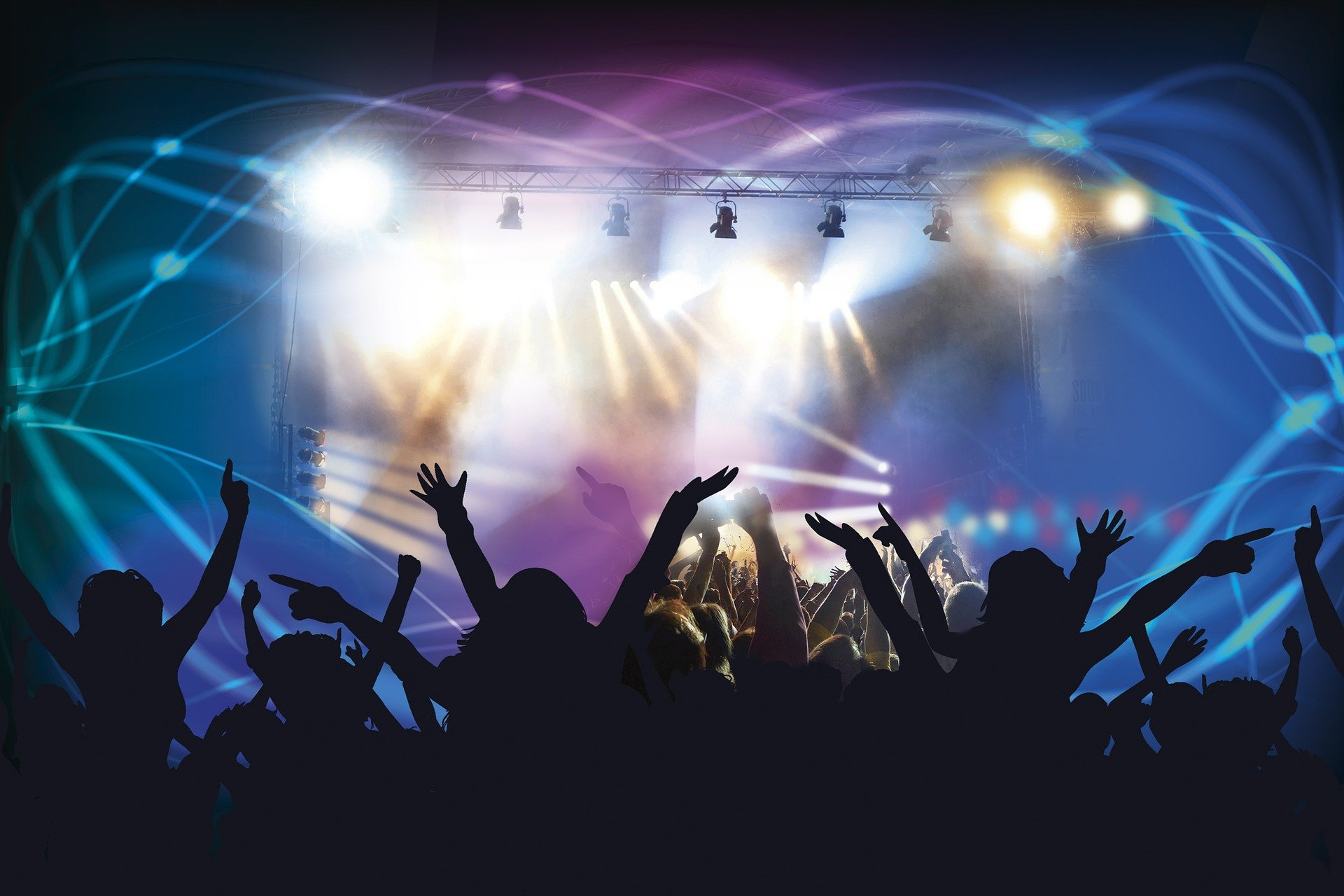 Serate IN, notti in discoteca nel Salento.