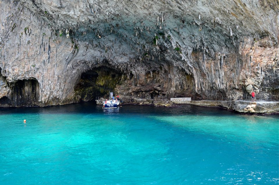 Ingresso, grotta della Zinzulusa, Castro, Salento, Lecce.